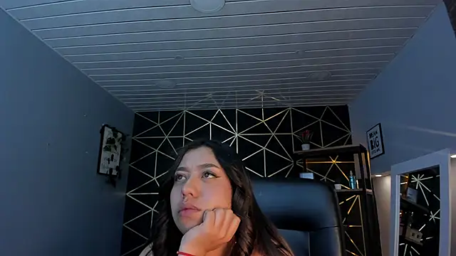 Snapshot of Lea_velle chatting on October 9, 6:06 am Lea velle online show from October 9, 6:06 am