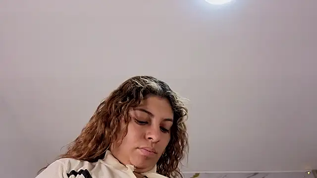 Merida Blossom  online show from February 25, 2:43 am