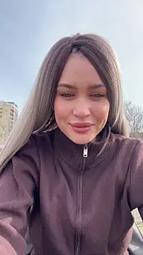 KikiWatson online show from February 21, 8:15 am