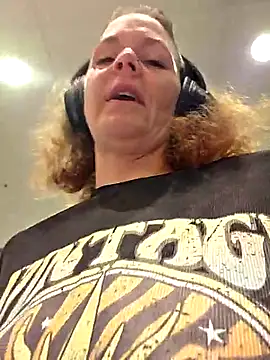 thatonespicychick online show from October 24, 2:02 pm