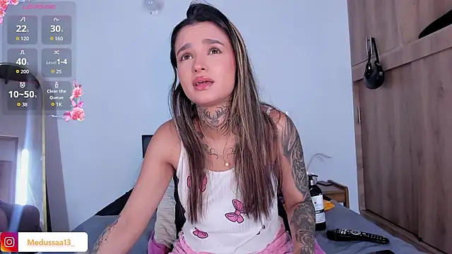 medussa13  online show from March 9, 1:03 pm