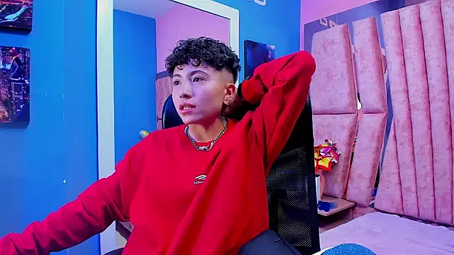 Im Mathias online show from December 5, 1:27 am