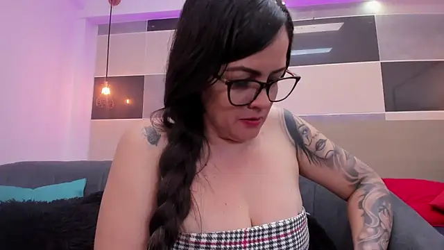 Zara Jackson online show from December 1, 11:25 am