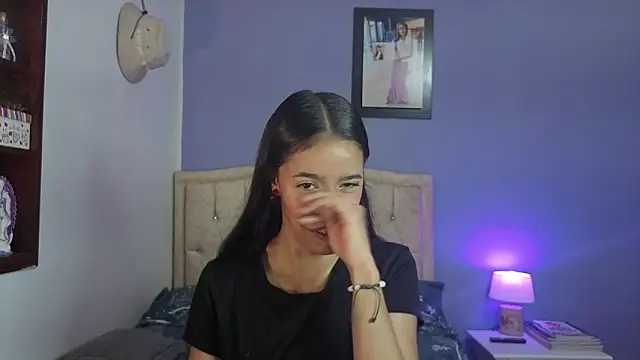 stephania t online show from April 17, 3:36 pm