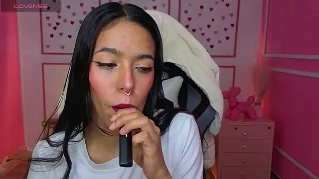 stephania t online show from November 22, 1:03 pm