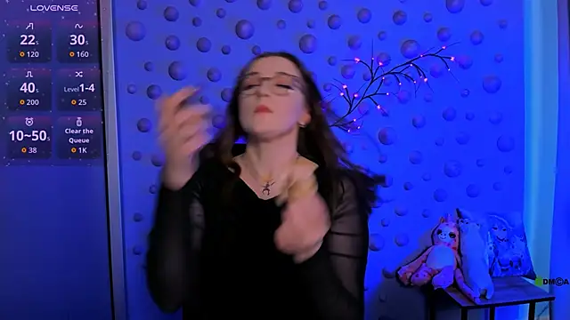 luna berryy online show from January 7, 9:18 pm