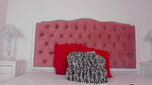 amberlitle online show from October 4, 12:44 pm