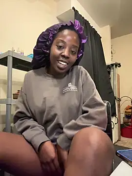 choclatepeaach online show from November 13, 1:10 pm