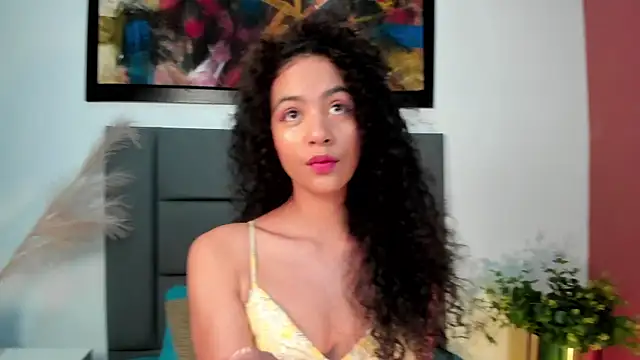 Snapshot of AntonellaHall_ chatting on October 20, 11:57 am AntonellaHall online show from October 20, 11:57 am