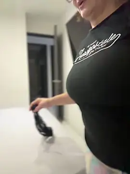 AntonellaAlondra4 online show from November 17, 11:16 pm