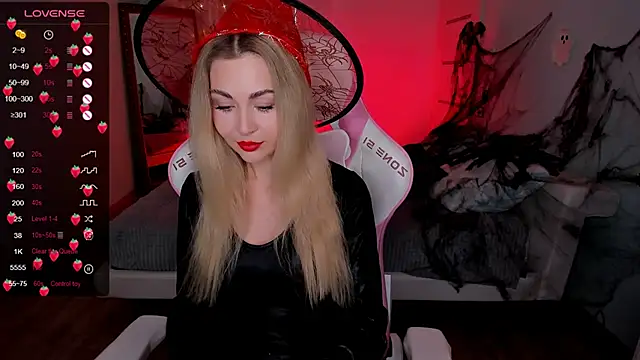 AdeleRoberts online show from November 1, 2:48 am