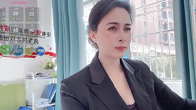 Qwi-V1 online show from November 27, 6:05 am