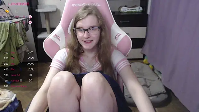 Snapshot of Tomato_Tease chatting on September 20, 7:12 pm Tomato Tease online show from September 20, 7:12 pm
