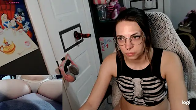 KierBearKisses online show from March 26, 3:14 pm