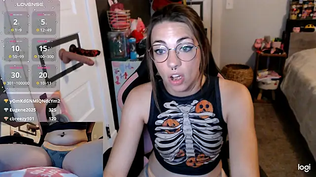 KierBearKisses online show from October 31, 1:48 pm