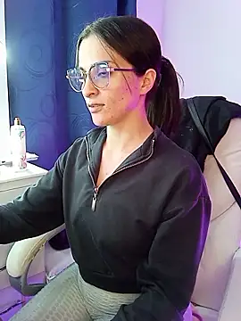 Snapshot of mariaan_m_ chatting on October 14, 10:45 pm mariaan m  online show from October 14, 10:45 pm