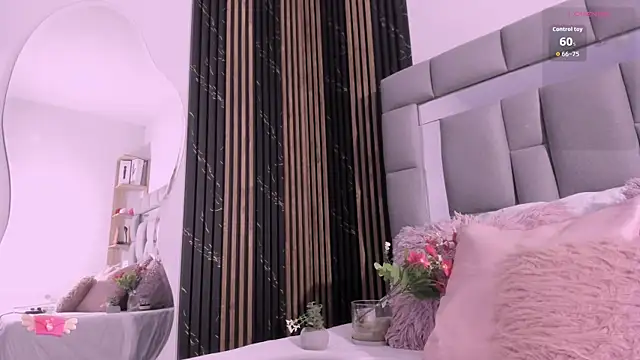 Snapshot of vivianne_scott chatting on October 20, 12:08 pm vivianne scott online show from October 20, 12:08 pm
