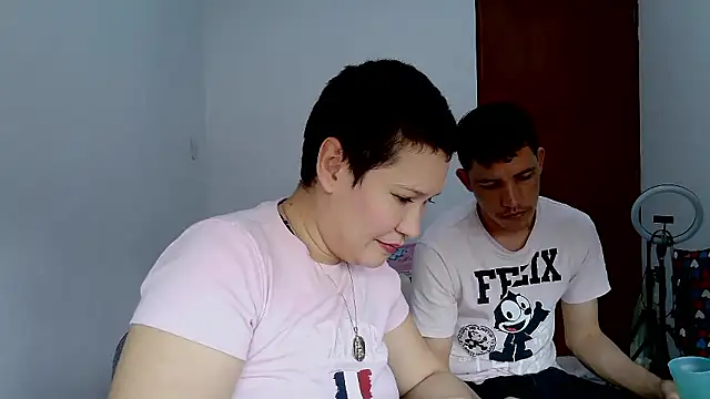 luxandracon23 online show from January 15, 2:34 pm