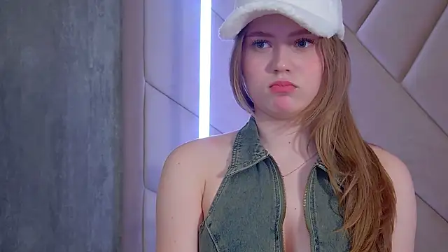 SelinSwarovski online show from December 5, 7:26 pm