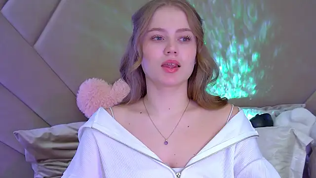 SelinSwarovski online show from October 4, 6:23 pm