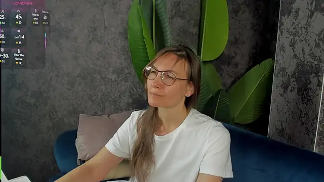 Lillian White online show from September 13, 12:40 am