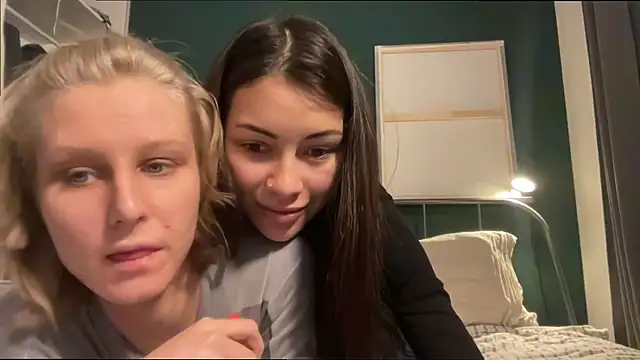 KatiKate online show from November 6, 3:40 pm