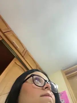 alissonfernandez  online show from November 9, 6:04 pm