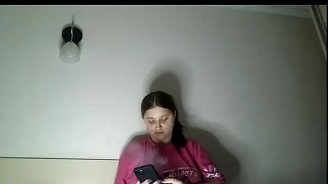 kila lo online show from November 24, 8:11 pm