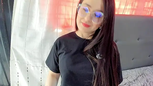Snapshot of angela_nix chatting on September 23, 3:21 pm angela nix online show from September 23, 3:21 pm