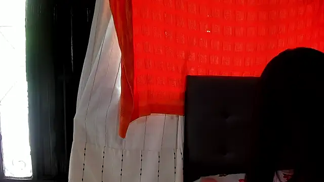 Snapshot of angela_nix chatting on October 1, 3:28 pm angela nix online show from October 1, 3:28 pm