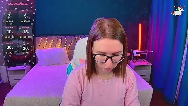 AliceBYKiss online show from December 1, 7:12 am