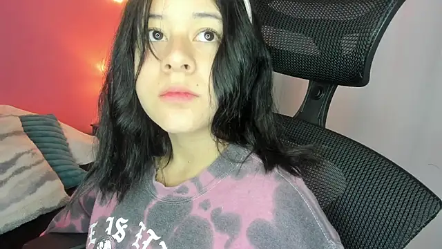 agnes 213 online show from September 24, 1:32 pm