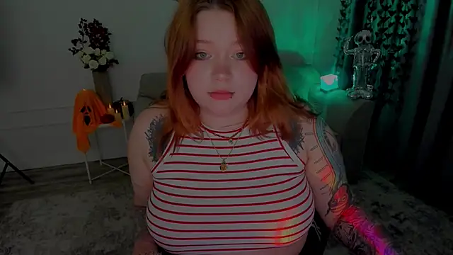 MoonLghte online show from October 11, 8:11 pm