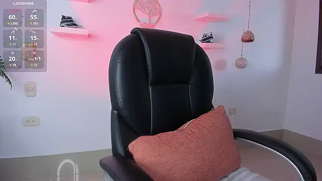 Snapshot of saray_halam chatting on September 12, 6:26 pm saray halam online show from September 12, 6:26 pm