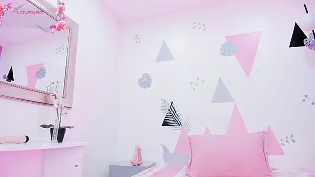 ILENAHEY online show from September 17, 10:19 pm