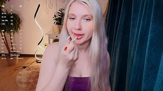 Evacadooo online show from May 6, 2:59 am