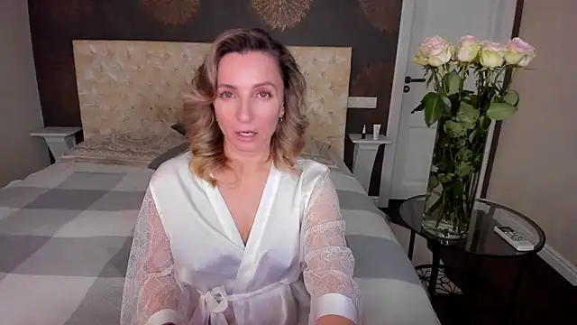 Snapshot of AllisonWilliams chatting on October 29, 5:48 pm AllisonWilliams online show from October 29, 5:48 pm