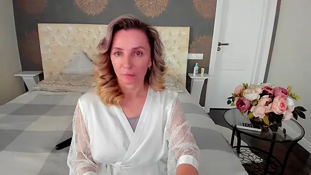 Snapshot of AllisonWilliams chatting on September 8, 3:55 pm AllisonWilliams online show from September 8, 3:55 pm