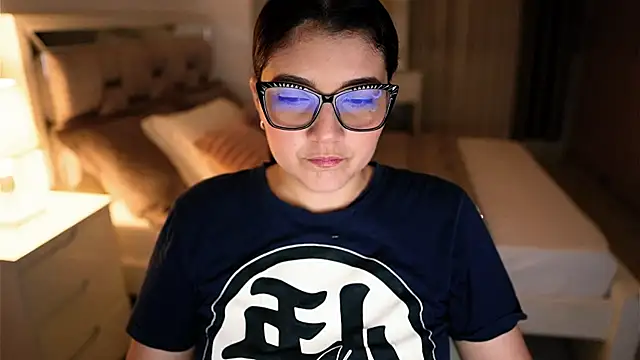 Snapshot of Camilaa_bueno chatting on September 22, 3:05 am Camilaa bueno online show from September 22, 3:05 am