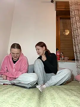 ella grays online show from November 25, 5:26 pm