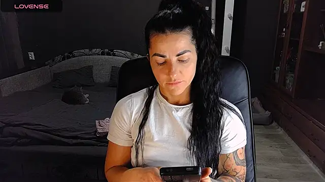 Aria Dl online show from December 5, 3:57 pm