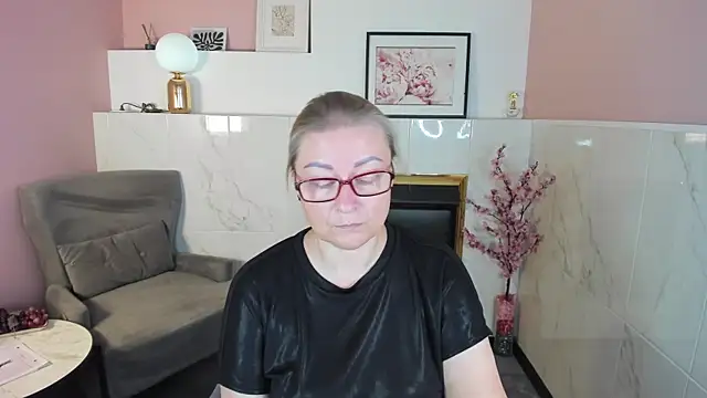 Snapshot of AlexandraKind chatting on September 13, 1:41 pm AlexandraKind online show from September 13, 1:41 pm