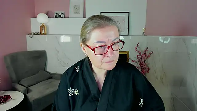 AlexandraKind online show from October 25, 1:41 pm