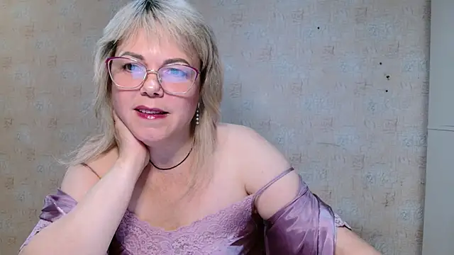 Snapshot of sweetsunset11 chatting on October 11, 2:20 pm sweetsunset11 online show from October 11, 2:20 pm