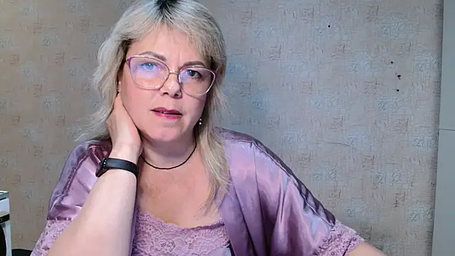 Snapshot of sweetsunset11 chatting on October 20, 1:47 pm sweetsunset11 online show from October 20, 1:47 pm