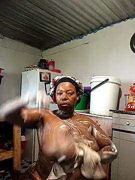 curvyloneah75 online show from November 25, 6:26 am