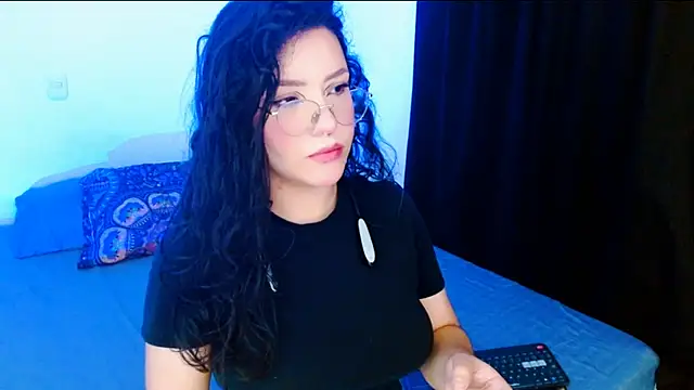 DollCam   online show from October 7, 11:09 pm