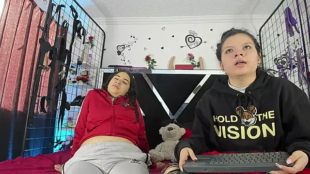 thedream girls online show from November 27, 12:30 pm