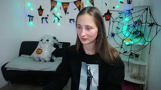 MichelLeee online show from October 31, 12:42 pm