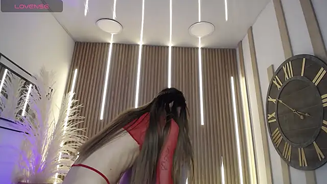 Aniie Doll online show from September 25, 8:50 pm